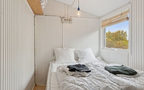 Gun - 300M to the Fjord: Bois, Sol, Plafond, Chambre, Literie, Lit, Dur, Drap De Lit, Linge, Planche