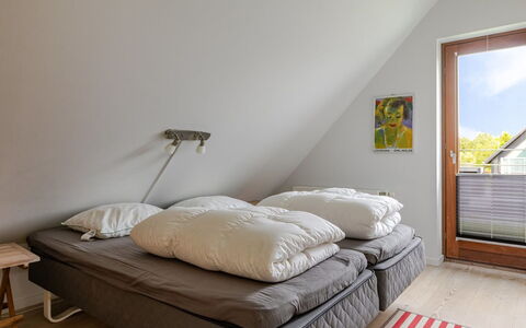 Thomine - 2.5Km from the Sea: Sol, Sol, Plafond, Design Intérieur, Comptoir, Cuisine, Cabinetry, Pièce, Principaux Appliance, Luminaire