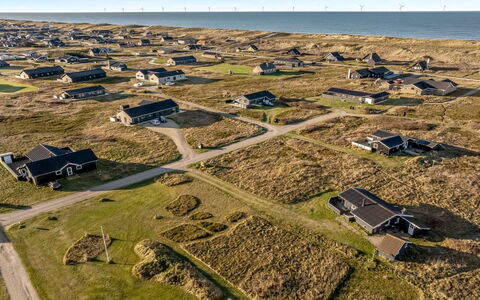Amber - 300M from the Sea: Maison, Toit, Domicile, Chalet, Cabanon, Batiments Jardin, Siding, Cour, Cabane En Rondins, Cabane
