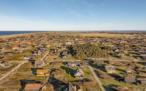 Amber - 300M from the Sea: Maison, Toit, Domicile, Chalet, Cabanon, Batiments Jardin, Siding, Cour, Cabane En Rondins, Cabane