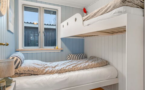 Hughlek - from the Sea: Chambre, Lit, Bois, Literie, Drap De Lit, Sol, Design Intérieur, Linge, Lit Superposé, Cadre De Lit