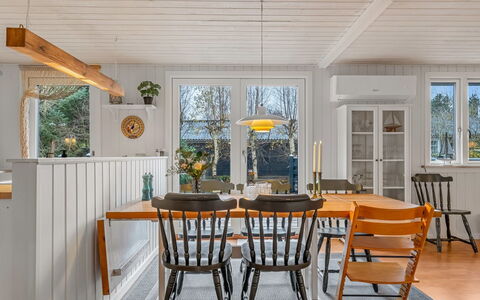 Hughlek - from the Sea: Meubles, Design Intérieur, Sol, Bois, Plafond, Luminaire, Salle À Manger, Sol, Chaise, Table