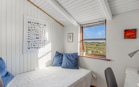 Sigbritt - 750M from the Sea: Bois, Domicile, Sol, Chambre, Dur, Lit, Drap De Lit, Tache De Bois, Linge, Literie