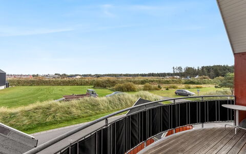 Janik - 700M from the Sea: Meubles, Bois, Design Intérieur, Sol, Sol, Chaise, Pièce, Plafond, Salon, Appartement