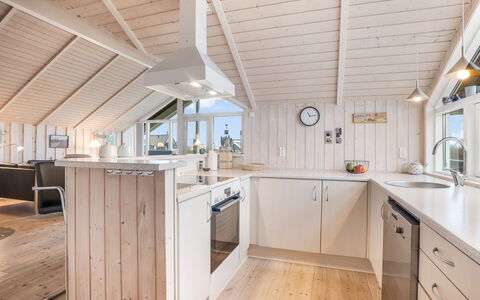 Bryngeir - 100M from the Sea: Bois, Plafond, Domicile, Design Intérieur, Sol, Sol, Parquet, Porte, Cuisine, Comptoir