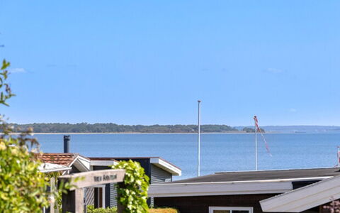 Lilie - 150M from the Sea: Chalet, Arrière-Cour, Cour, Batiments Jardin, Cabanon, Siding, Mobilier De Jardin, Cabane En Rondins, Structure En Plein Air, Cabane