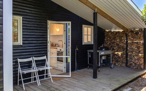 Lilie - 150M from the Sea: Chalet, Arrière-Cour, Cour, Batiments Jardin, Cabanon, Siding, Mobilier De Jardin, Cabane En Rondins, Structure En Plein Air, Cabane