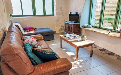 La Longère: Meubles, Sol, Design Intérieur, Bois, Sol, Canapé, Plafond, Pièce, Salon, Domicile