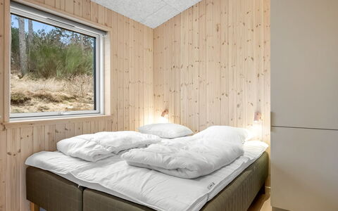 Gillis - 1Km from the Sea: Bois, Chambre, Plafond, Lit, Drap De Lit, Literie, Pièce, Cadre De Lit, Planche, Dur