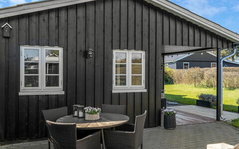 Detlef - 400M from the Sea: Chalet, Arrière-Cour, Cour, Batiments Jardin, Cabanon, Siding, Mobilier De Jardin, Cabane En Rondins, Structure En Plein Air, Cabane