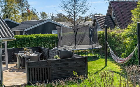 Detlef - 400M from the Sea: Chalet, Arrière-Cour, Cour, Batiments Jardin, Cabanon, Siding, Mobilier De Jardin, Cabane En Rondins, Structure En Plein Air, Cabane