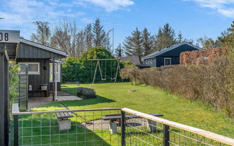 Detlef - 400M from the Sea: Chalet, Arrière-Cour, Cour, Batiments Jardin, Cabanon, Siding, Mobilier De Jardin, Cabane En Rondins, Structure En Plein Air, Cabane
