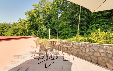Opatija Matulji 508: Meubles, Mobilier De Jardin, Chaise, Tableau De Plein Air, Table Cuisine Et Salle A Manger, Jardin, Ombre, Arrière-Cour, Patio, Tache De Bois
