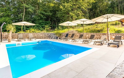 Opatija Matulji 508: Piscine, Recours, Mobilier De Jardin, Eco Hôtel, Loisir, Parapluie, Balancelle, Jardin, Chaise, Aménagement Paysager
