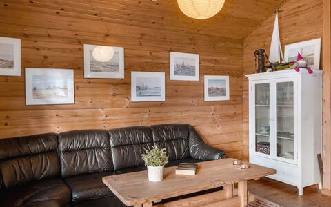 Hakon - 1Km from the Sea: Meubles, Design Intérieur, Bois, Sol, Plafond, Sol, Pièce, Canapé, Salon, Domicile