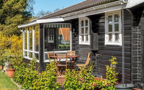 Hakon - 1Km from the Sea: Chalet, Arrière-Cour, Cour, Batiments Jardin, Cabanon, Siding, Mobilier De Jardin, Cabane En Rondins, Structure En Plein Air, Cabane