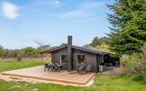 Wenche - 840M from the Sea: Meubles, Design Intérieur, Bois, Plafond, Sol, Sol, Parquet, Table Cuisine Et Salle A Manger, Table, Luminaire