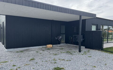 Barnet - 180M to the Fjord: Béton, Ombre, Cour, Siding, Garage, Daylighting, Allée, Cabanon, Structure En Plein Air