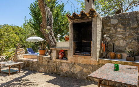 La Salve Can Jordi: Design Intérieur, Bois, Sol, Plafond, Sol, Pièce, Meubles, Éclairage, Tache De Bois, Dur