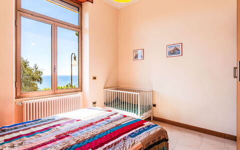 Casa del Mare: Design Intérieur, Chambre, Lit, Bois, Sol, Meubles, Drap De Lit, Pièce, Literie, Sol