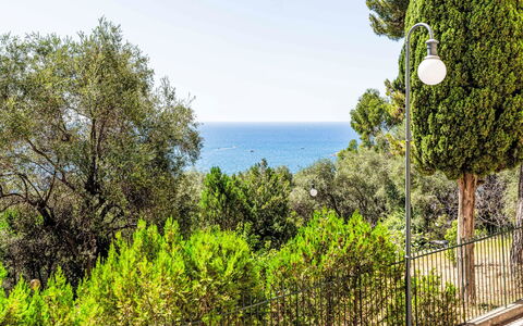 Casa del Mare: Bleu, Jour, Feuille, Végétation, Mer, Océan, Clôture