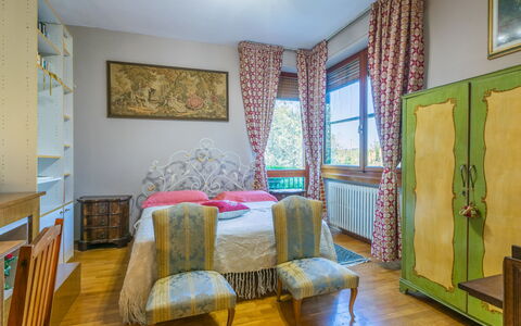 Al Canaiolo: Lit, Design Intérieur, Meubles, Chambre, Literie, Drap De Lit, Plafond, Linge, Pièce, Sol