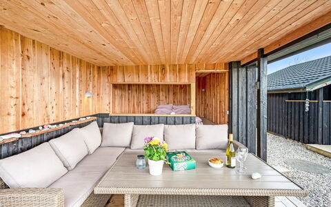 Benite - 600M from the Sea: Chalet, Arrière-Cour, Cour, Batiments Jardin, Cabanon, Siding, Mobilier De Jardin, Cabane En Rondins, Structure En Plein Air, Cabane