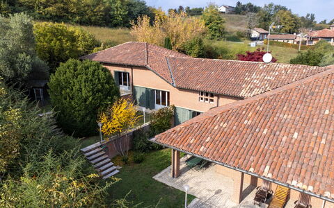 Cecilia: Ombre, Chalet, Cour, Arrière-Cour, Jardin, Biens, Batiments Jardin, Structure En Plein Air