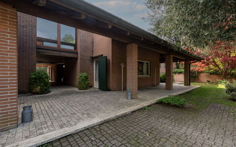 Cecilia: Ombre, Chalet, Cour, Arrière-Cour, Jardin, Biens, Batiments Jardin, Structure En Plein Air
