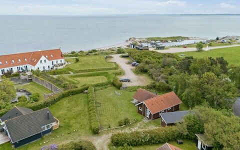 Terne - 90M from the Sea: Chalet, Arrière-Cour, Cour, Batiments Jardin, Cabanon, Siding, Mobilier De Jardin, Cabane En Rondins, Structure En Plein Air, Cabane