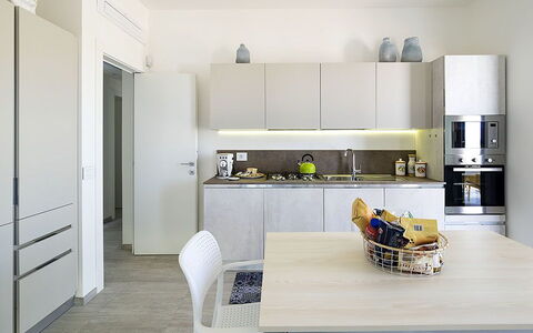 Timo: Meubles, Cuisine, Design Intérieur, Comptoir, Appareil De Cuisine, Sol, Cabinetry, Bois, Principaux Appliance, Sol