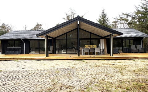Antonina - 775M from the Sea: Bois, Toit, Domicile, Chalet, Ombre, Siding, Porche, Biens, Batiments Jardin, Structure En Plein Air
