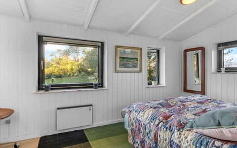 Sigbrit - 100M from the Sea: Bois, Chambre, Plafond, Design Intérieur, Lit, Drap De Lit, Meubles, Literie, Domicile, Sol