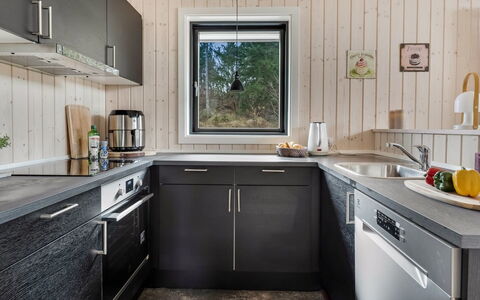 Jelisaveta - 45Km from the Sea: Cuisine, Bois, Appareil De Cuisine, Comptoir, Principaux Appliance, Design Intérieur, Électroménager, Meubles, Cabinetry, Cuisinière