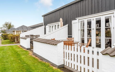Benthe - 100M to the Fjord: Chalet, Arrière-Cour, Cour, Batiments Jardin, Cabanon, Siding, Mobilier De Jardin, Cabane En Rondins, Structure En Plein Air, Cabane