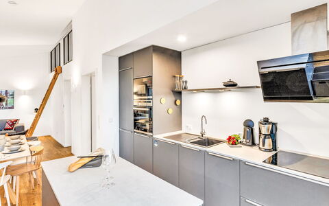 Freier Feldblick mit Hottub: Cuisine, Comptoir, Appareil De Cuisine, Design Intérieur, Sol, Principaux Appliance, Cabinetry, Meubles, Sol, Électroménager