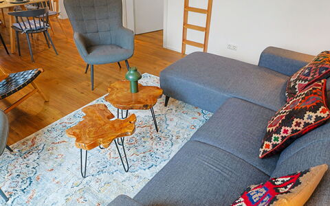 Abendrot: Meubles, Sol, Design Intérieur, Sol, Canapé, Salon, Bois, Pièce, Table, Domicile