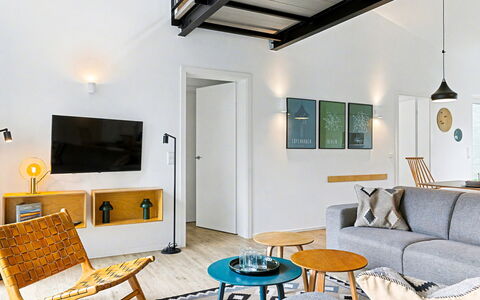 Paradiso: Meubles, Design Intérieur, Mur, Sol, Bois, Sol, Canapé, Salon, Plafond, Table
