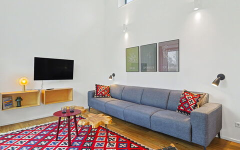Küstenflair: Meubles, Design Intérieur, Sol, Canapé, Mur, Sol, Salon, Bois, Pièce, Plafond