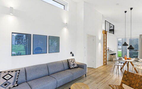 Sonnenwiese: Meubles, Design Intérieur, Sol, Canapé, Mur, Sol, Salon, Bois, Plafond, Pièce