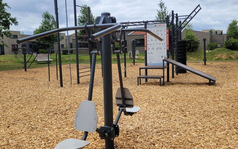 Seeperle: Équipement Extérieur Play, Espace Public, Terrain De Jeux, Le Fer, Parc, Ombre, Pôle, Balançoire, Aluminium