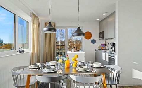 Seeflair: Design Intérieur, Meubles, Plafond, Sol, Chaise, Sol, Luminaire, Pièce, Éclairage, Cuisine