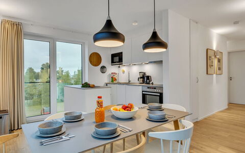Seezauber: Meubles, Design Intérieur, Sol, Sol, Plafond, Bois, Luminaire, Pièce, Chaise, Cuisine