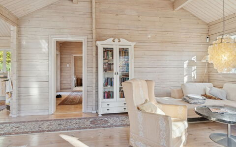 Fatiha - 800M from the Sea: Bois, Meubles, Appartement, Pièce, Plafond, Tache De Bois, Chaise, Dur, Vernis, Lumber