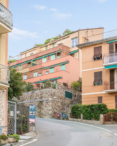 Casa Dolly, Monterosso 5 Terre: Mur, Bâtiment, Zone Résidentielle, Appartement, Quartier, Ville, Architecture, Domicile, Design Urbain, Établissements Humains