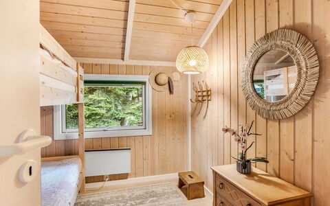 Lirim - 400M from the Sea: Design Intérieur, Chambre, Bois, Meubles, Sol, Plafond, Sol, Lit, Pièce, Éclairage