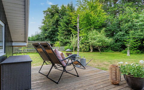 Lirim - 400M from the Sea: Meubles, Bois, Mobilier De Jardin, Chaise, Jardin, Arbuste, Lot Terre, Tableau De Plein Air, Plate-Forme