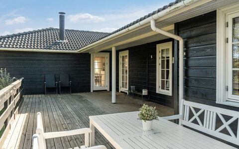 Dietke - 85M from the Sea: Bois, Domicile, Maison, Porte, Siding, Porche, Chalet, Composite, Dur, Plate-Forme