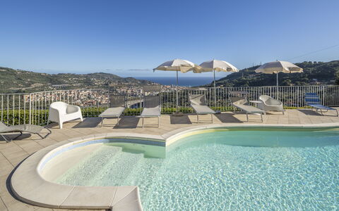 Villa Caroline, Private Pool and Seaview: Piscine, Recours, Ville Resort, Eco Hôtel, Hôtel, Balcon, Mobilier De Jardin, Villa