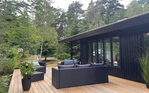 Sheyla - 70M from the Sea: Chalet, Arrière-Cour, Cour, Batiments Jardin, Cabanon, Siding, Mobilier De Jardin, Cabane En Rondins, Structure En Plein Air, Cabane